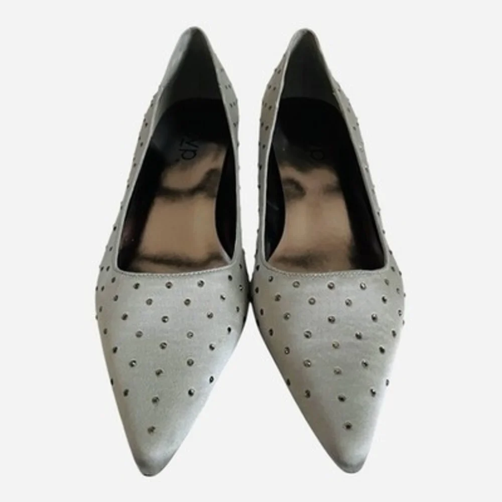RSVP Jenae Pewter Satin Rhinestone Kitten Heel Pumps Wide Womens Sz 9 NIB